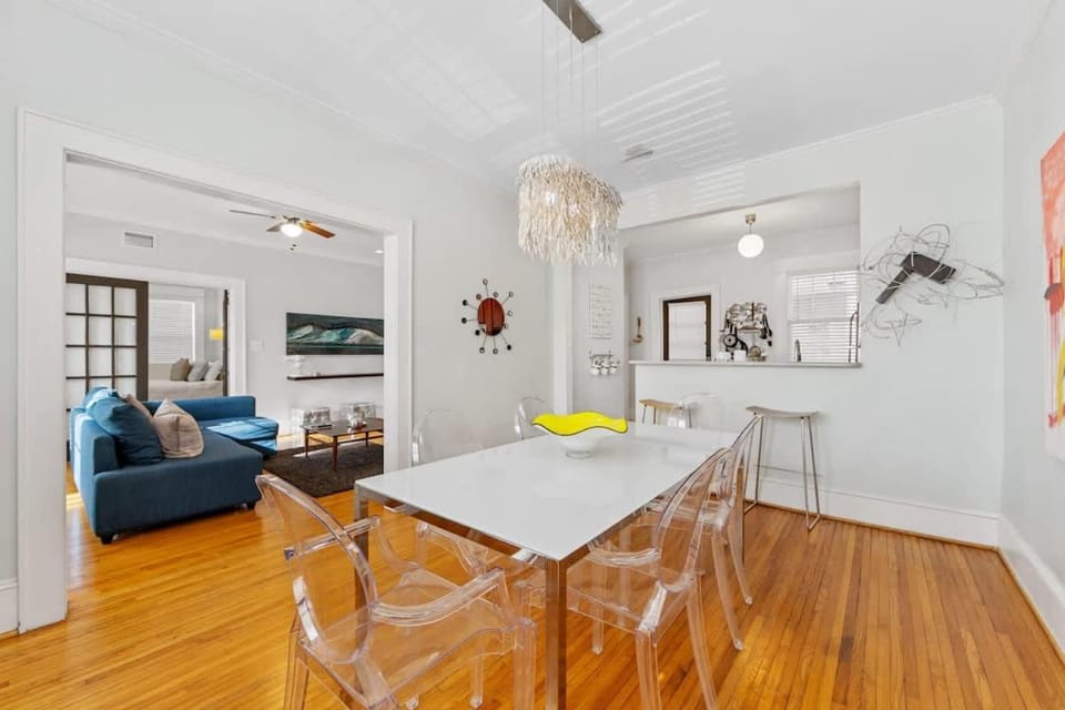 Vibrant and Cozy 2BR near Uptown with Balcony House in Charlotte