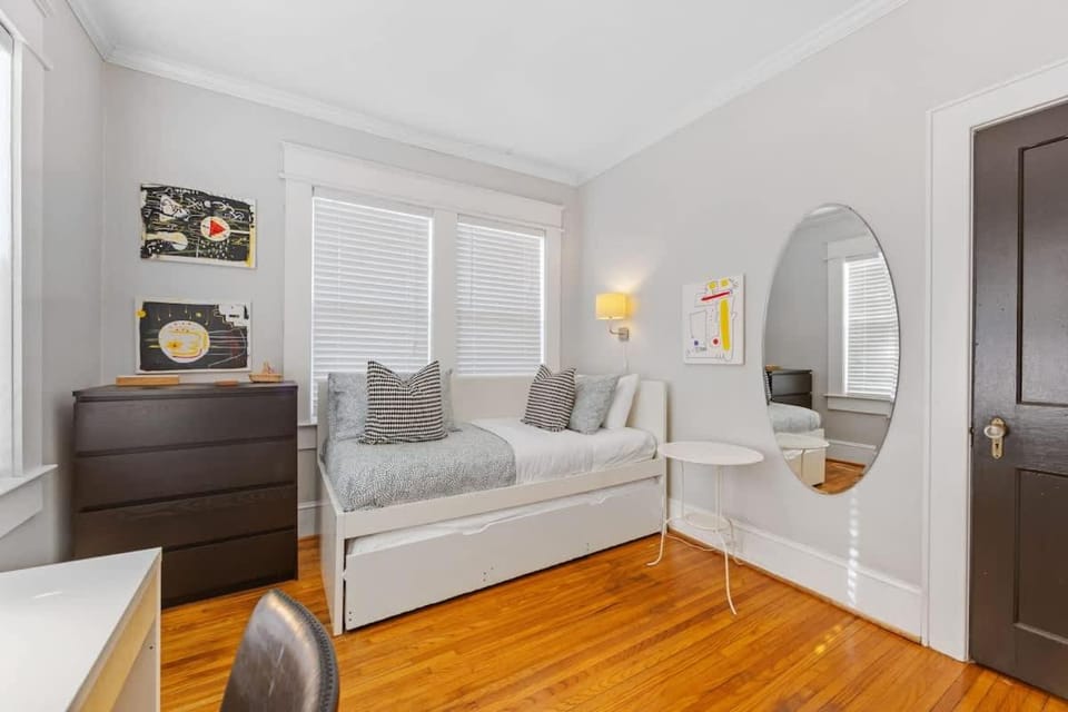 Vibrant and Cozy 2BR near Uptown with Balcony House in Charlotte