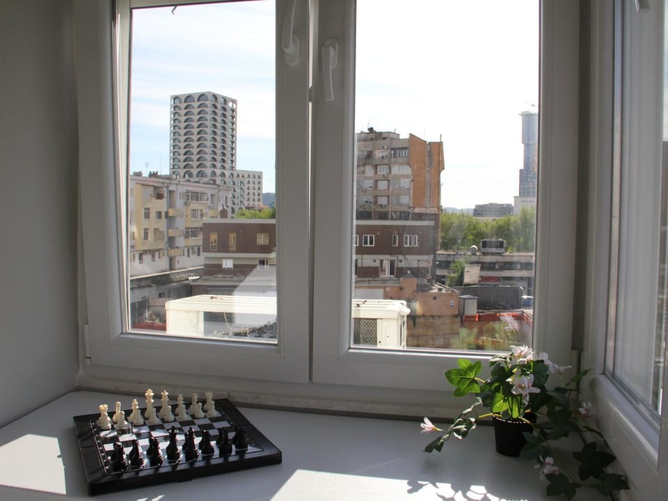 Nearby landmark, Landmark view