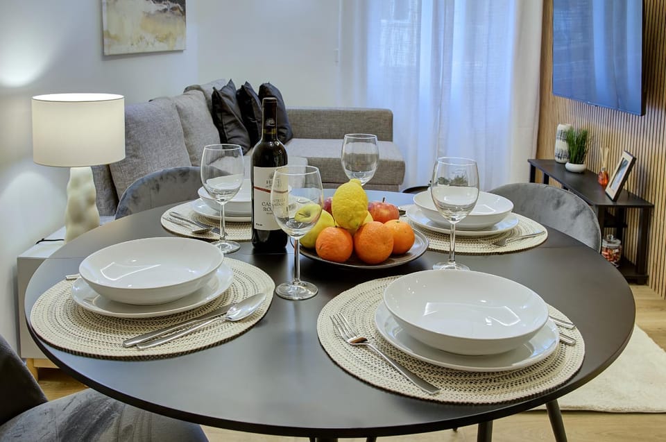 Living room, Food and drinks, Seating area, Dining area, Food, Alcoholic drinks