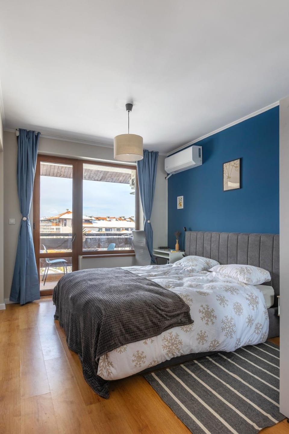 Bed, Bedroom, air conditioner