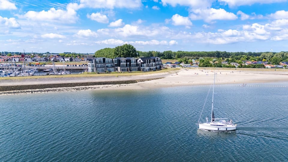 Vakantiewoning aan het water - met 4 balkons - Vista Maris - Nr 30 Apartment in Zeeland, Netherlands