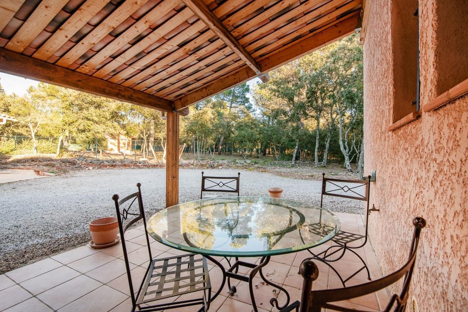 Patio, Day, Garden