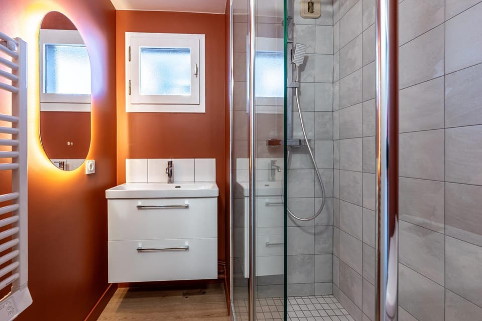 Shower, Bathroom