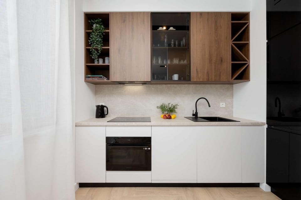 Coffee/tea facilities, Kitchen or kitchenette, stove