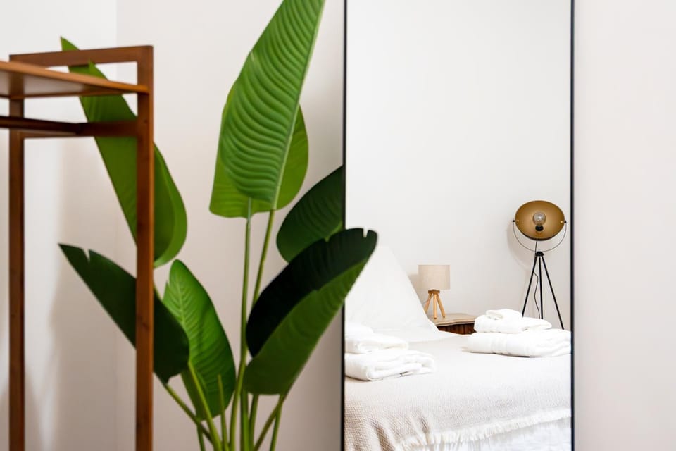 Bedroom, towels