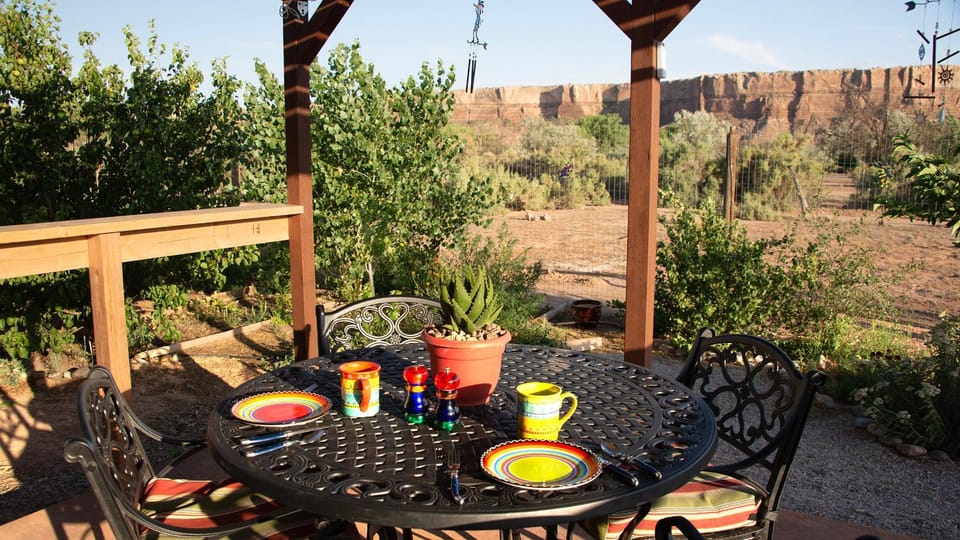 Patio, Spring, Natural landscape, Balcony/Terrace