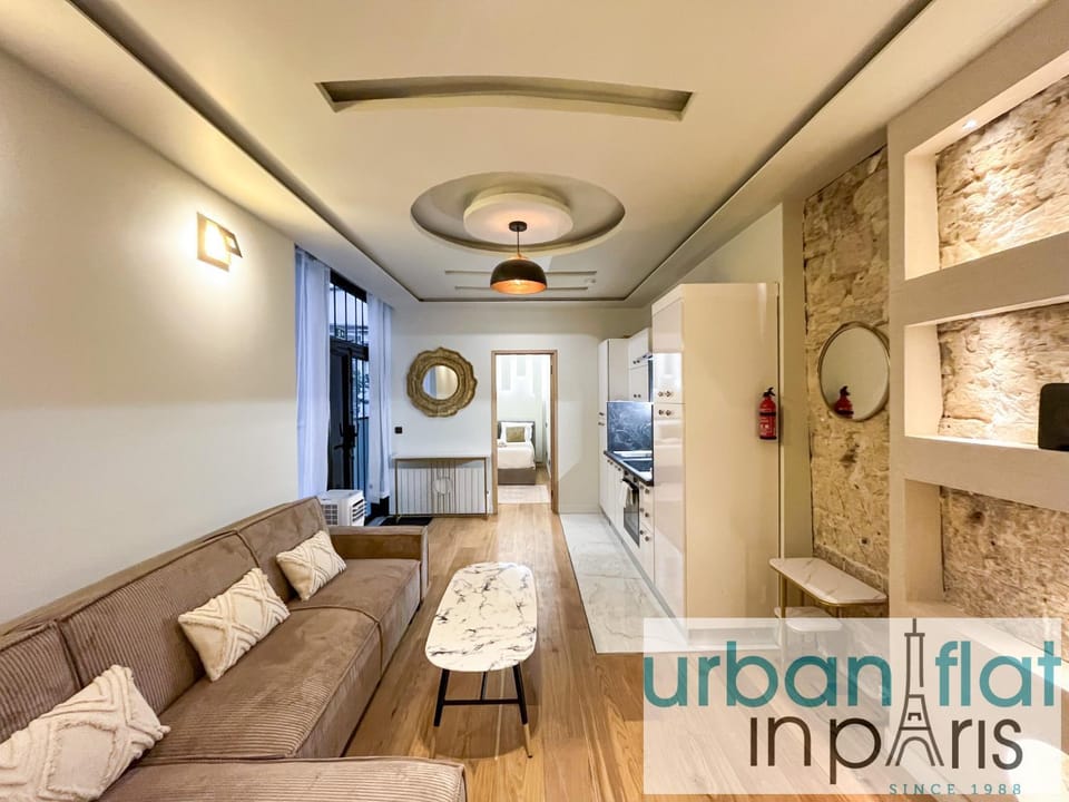 Urban Flat - 196 Saint Honore Apartment in Paris