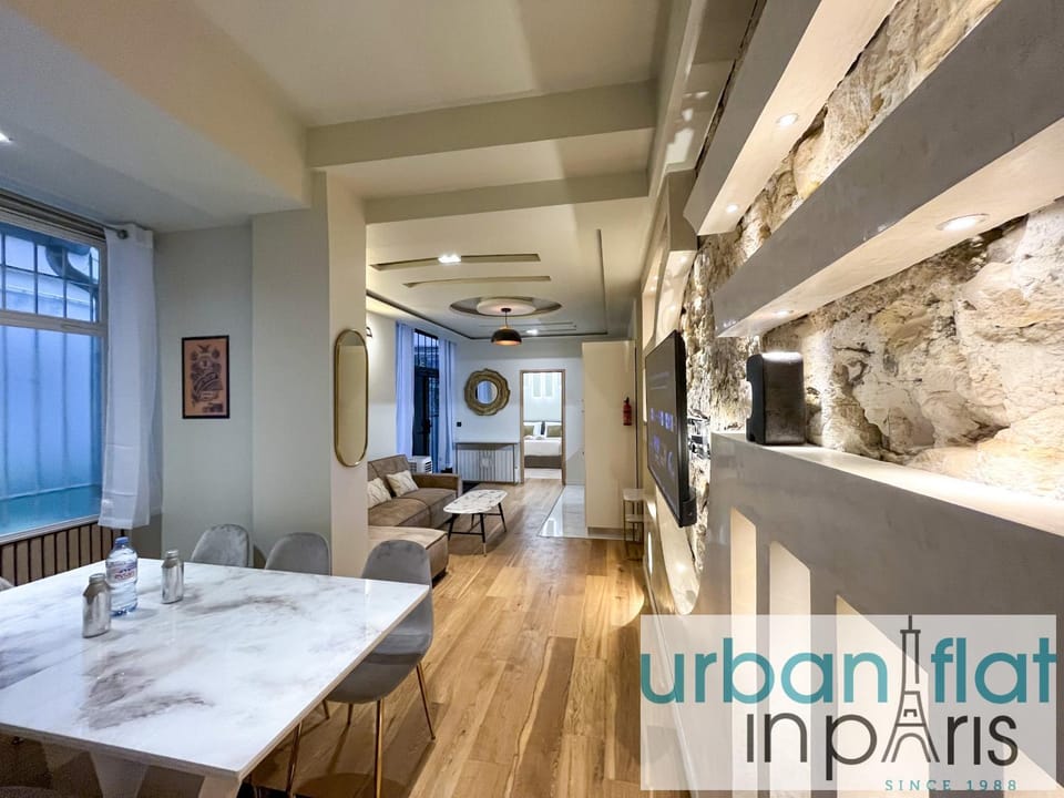 Urban Flat - 196 Saint Honore Apartment in Paris