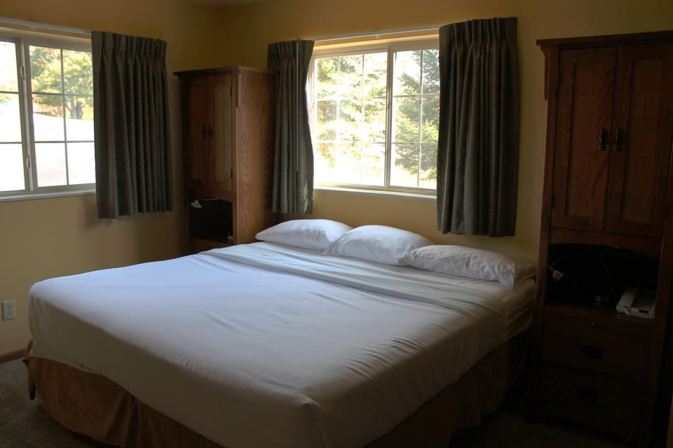 2 Bedroom Accessible condo, #114 Wild Eagle Lodge House in Wisconsin