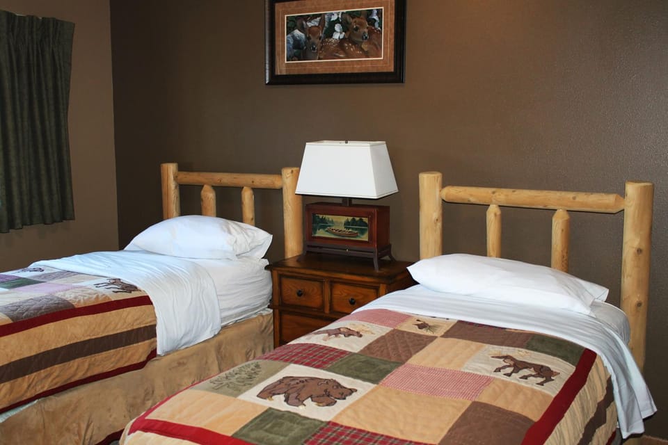 2 Bedroom Lower Lakefront Condo, Wild Eagle Lodge #116 House in Wisconsin