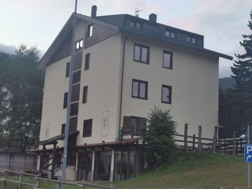 Hotel Genevris Cinq Hotel in Sauze d'Oulx