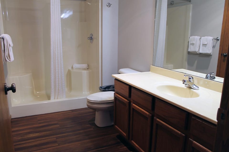 Wild Eagle Lodge, 2 bedroom 2nd floor condo, #216 House in Wisconsin