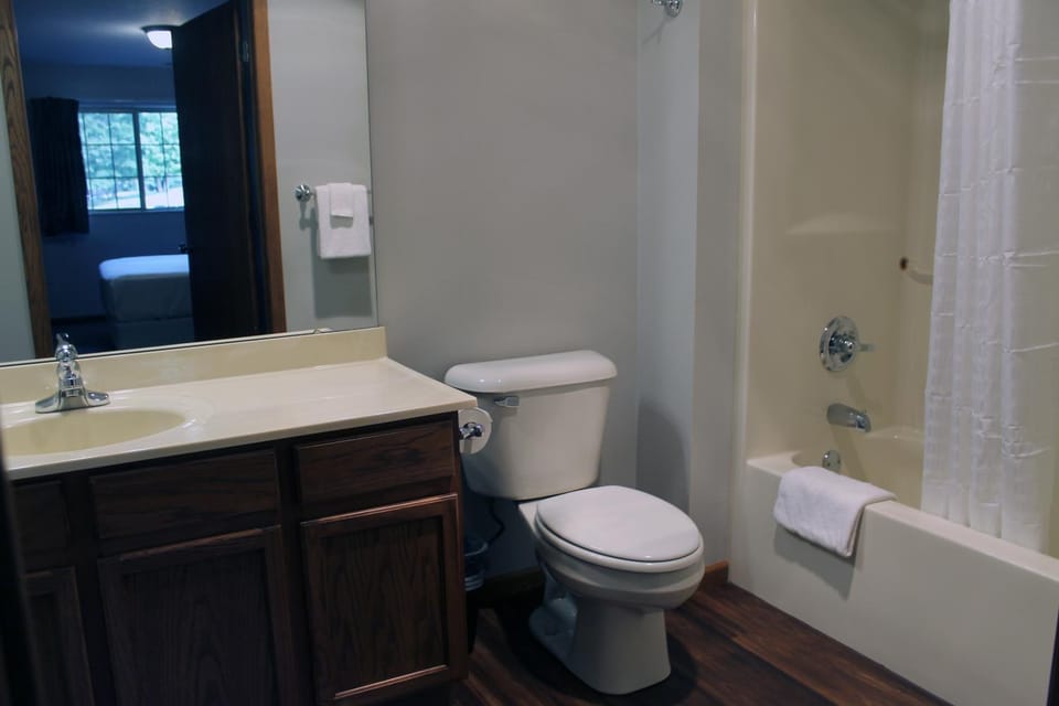 Wild Eagle Lodge, 2 bedroom 2nd floor condo, #216 House in Wisconsin