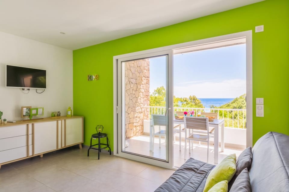 Studio Aloe - Welkeys Apartment in Cavalaire-sur-Mer