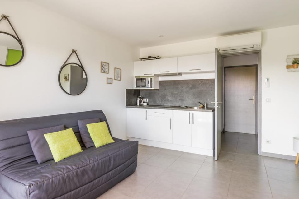 Studio Aloe - Welkeys Apartment in Cavalaire-sur-Mer