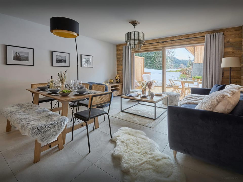 Living room, Dining area