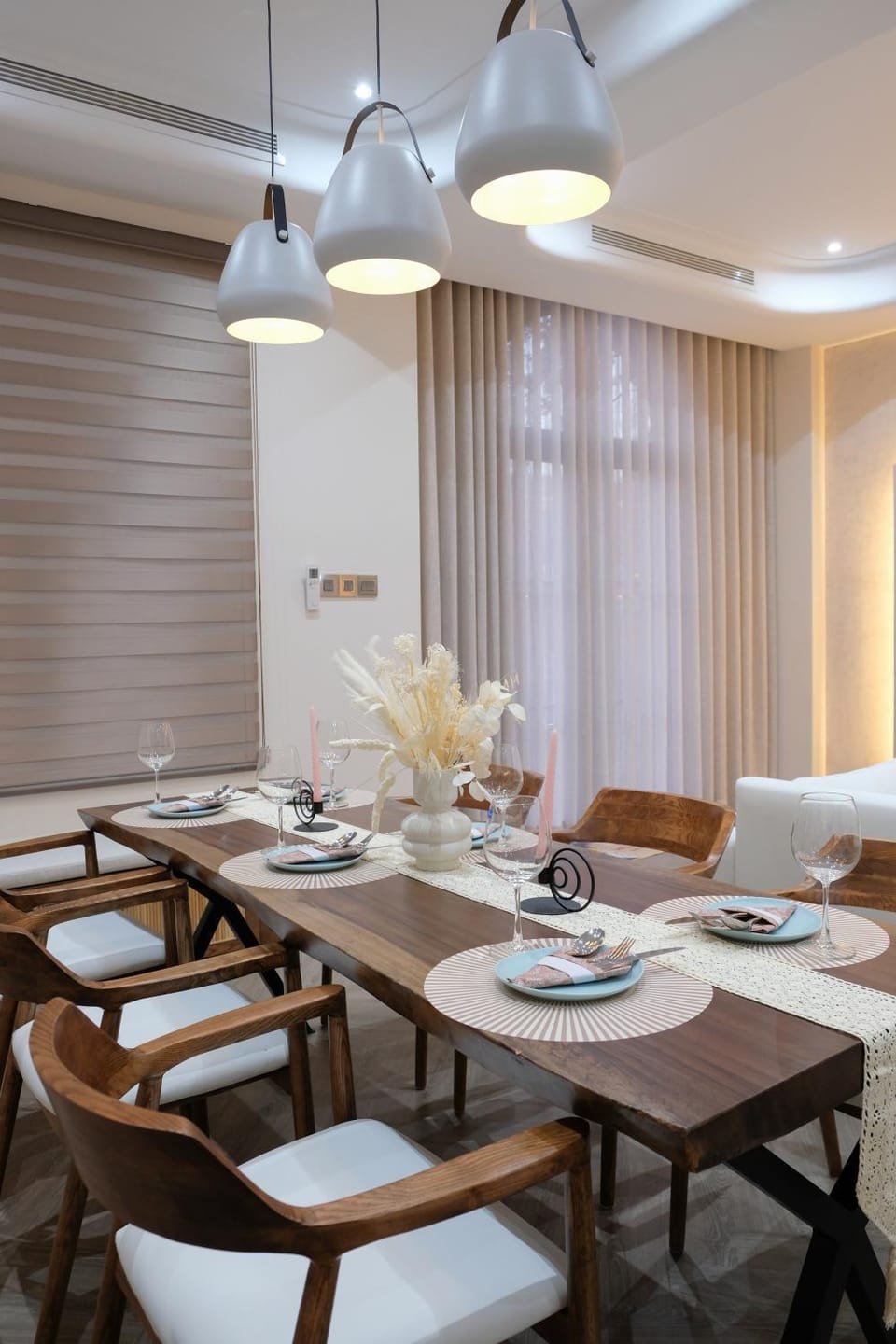 Living room, Seating area, Dining area