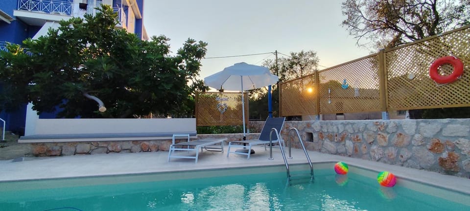 Swimming pool, Swimming pool