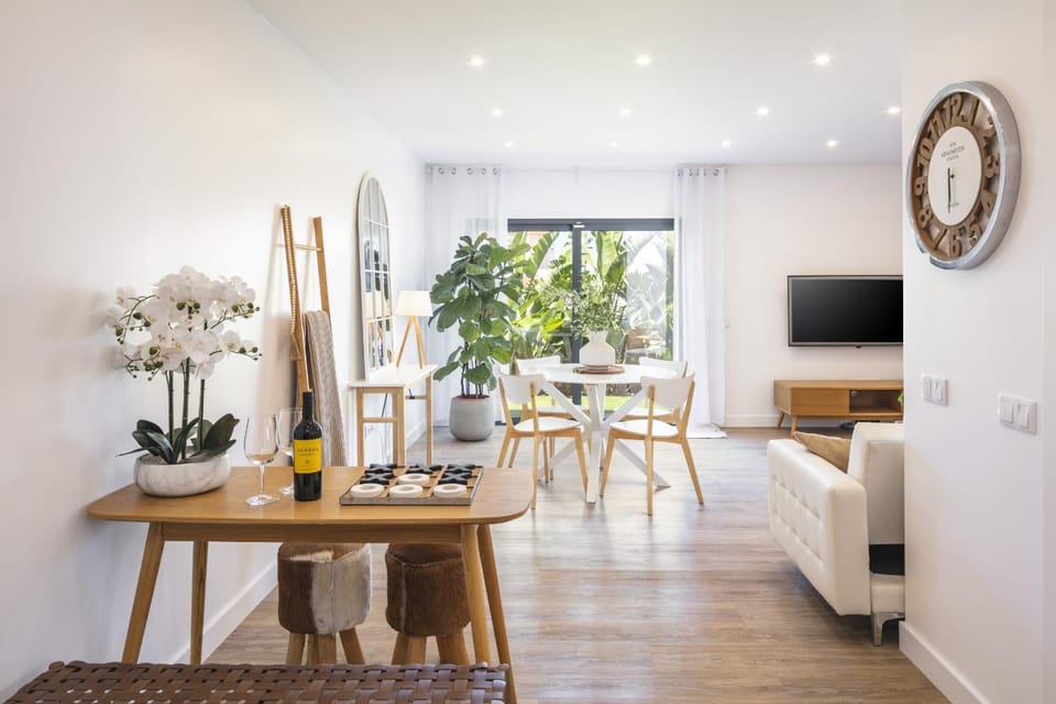 Communal lounge/ TV room, Living room