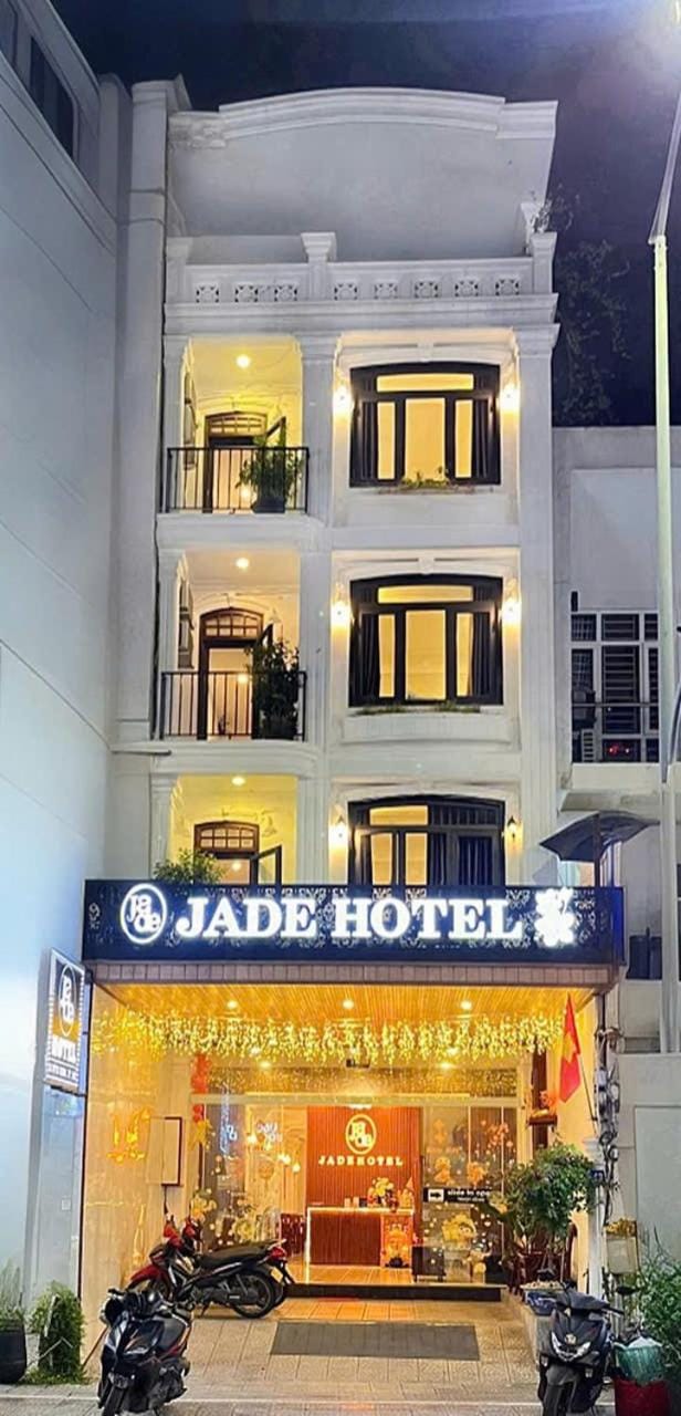 Property building, Facade/entrance, Night, Property logo or sign, City view, Street view, Location