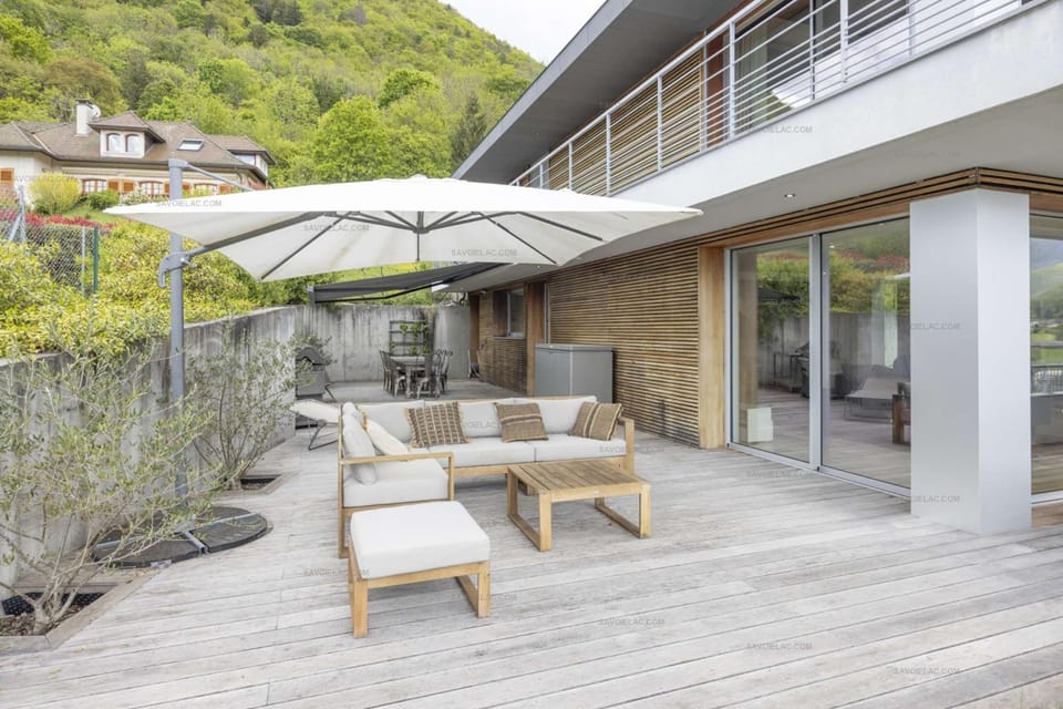 Menthon saint Bernard Heights Villa in Menthon-Saint-Bernard