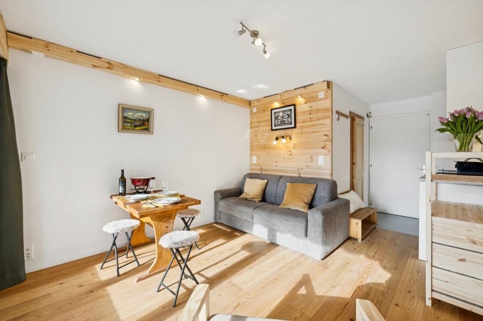 Central studio in Villars sur Ollon, Emeraude, for 3 only 100m to Bretaye ski train Apartment in Ollon