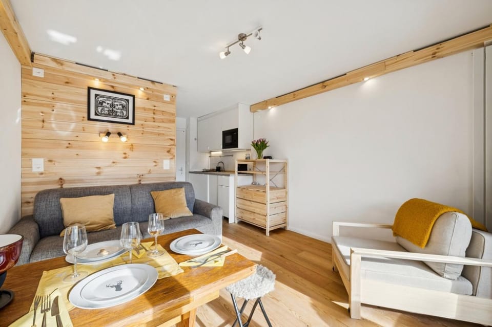 Central studio in Villars sur Ollon, Emeraude, for 3 only 100m to Bretaye ski train Apartment in Ollon