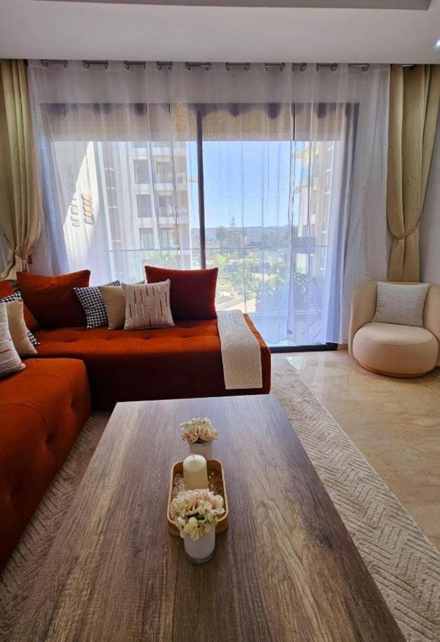 Bed, Natural landscape, Photo of the whole room, Seating area, Bedroom