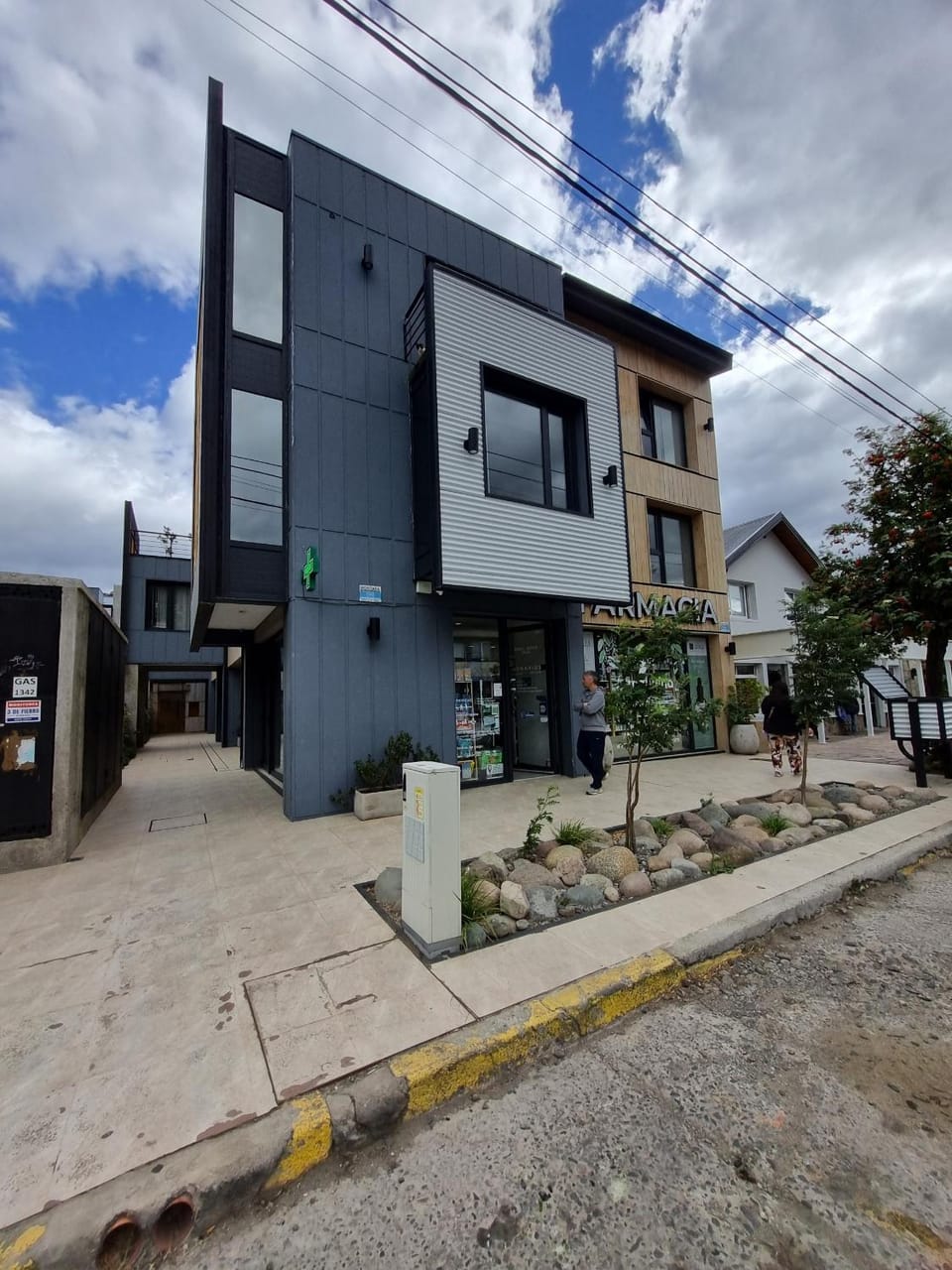 Property building, Facade/entrance, Off site