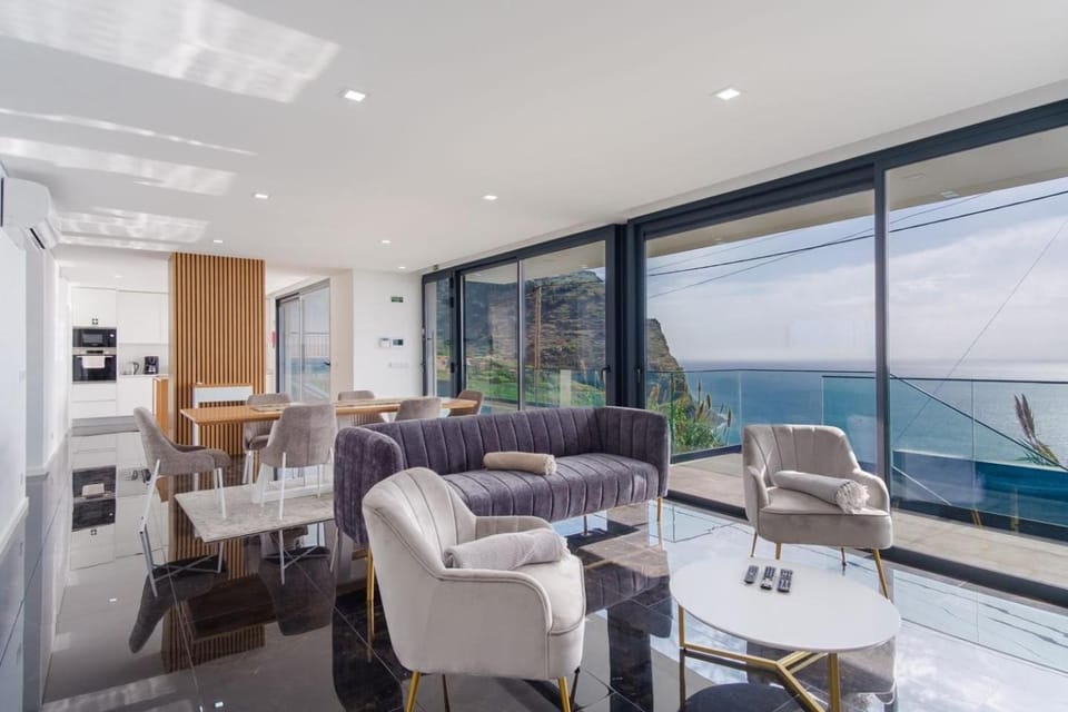 GuestReady - Madeiran oasis with ocean view Villa in Madeira District