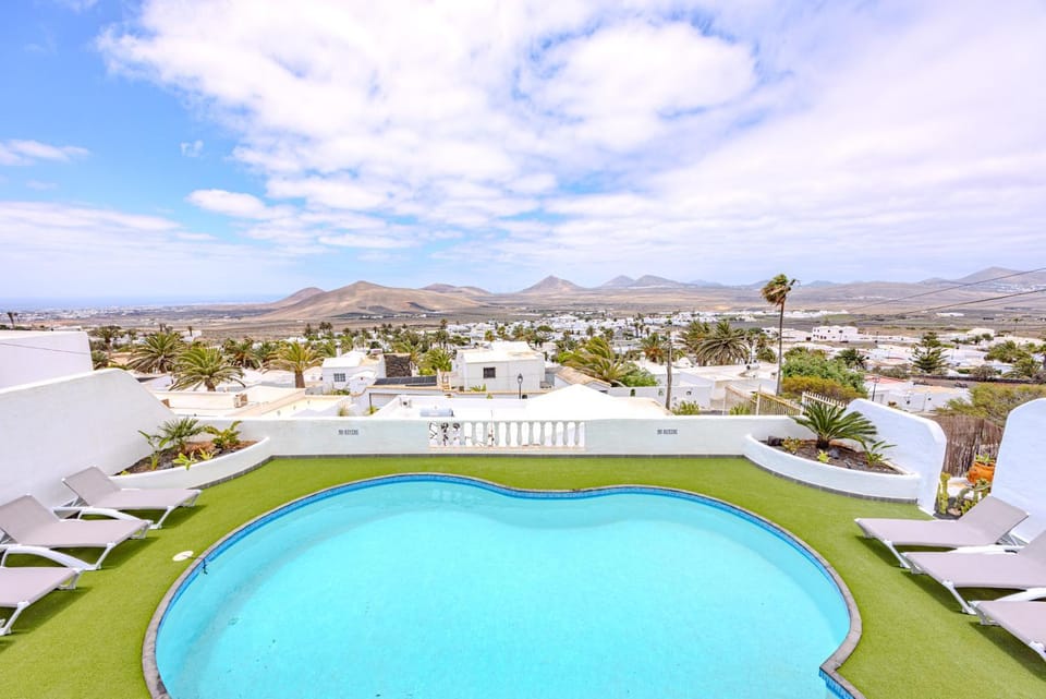 Natural landscape, Bird's eye view, Mountain view, Pool view, Swimming pool, sunbed