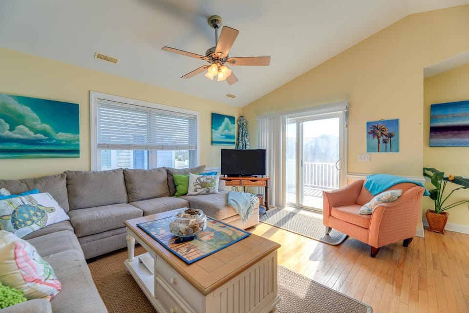 2 Blocks to Shore: Atlantic Beach Home w/ Views! House in Atlantic Beach
