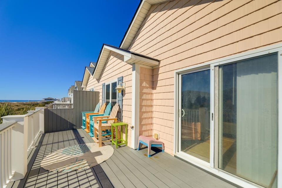 2 Blocks to Shore: Atlantic Beach Home w/ Views! House in Atlantic Beach
