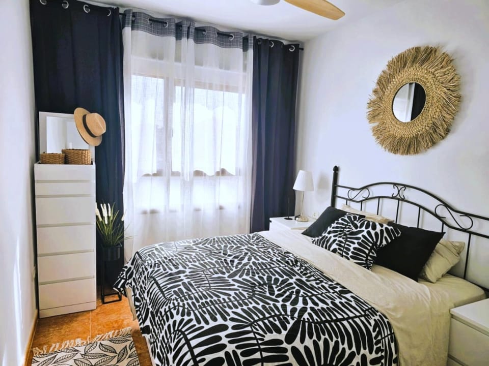 Decorative detail, Bedroom, towels