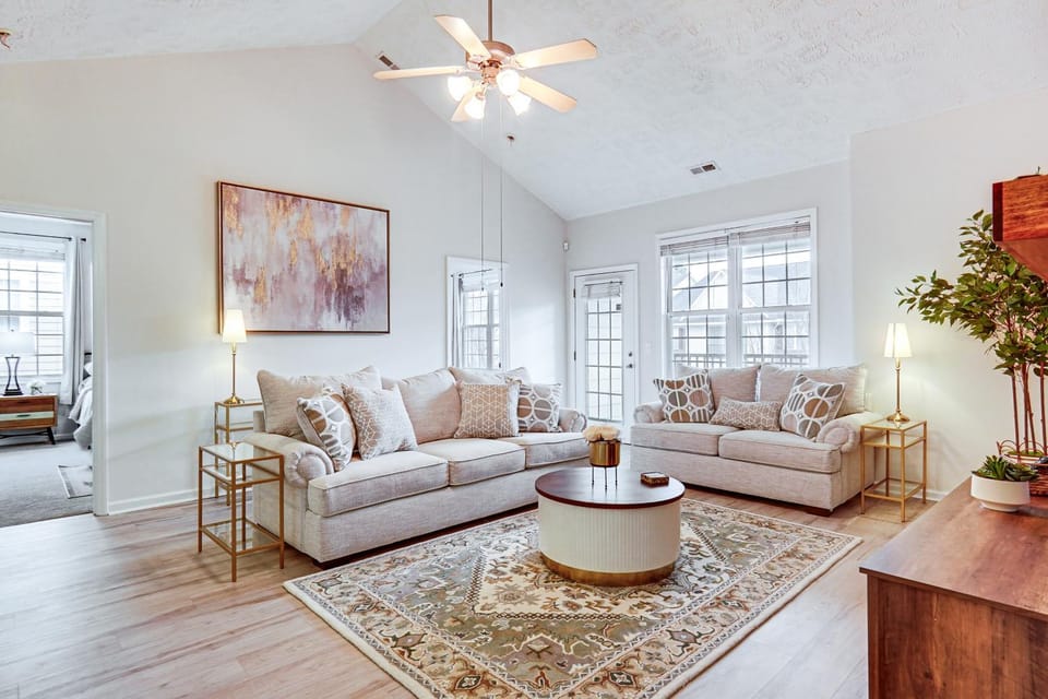 9 Mi to Dtwn Fayetteville: Condo w/ Pool Access! House in Fayetteville