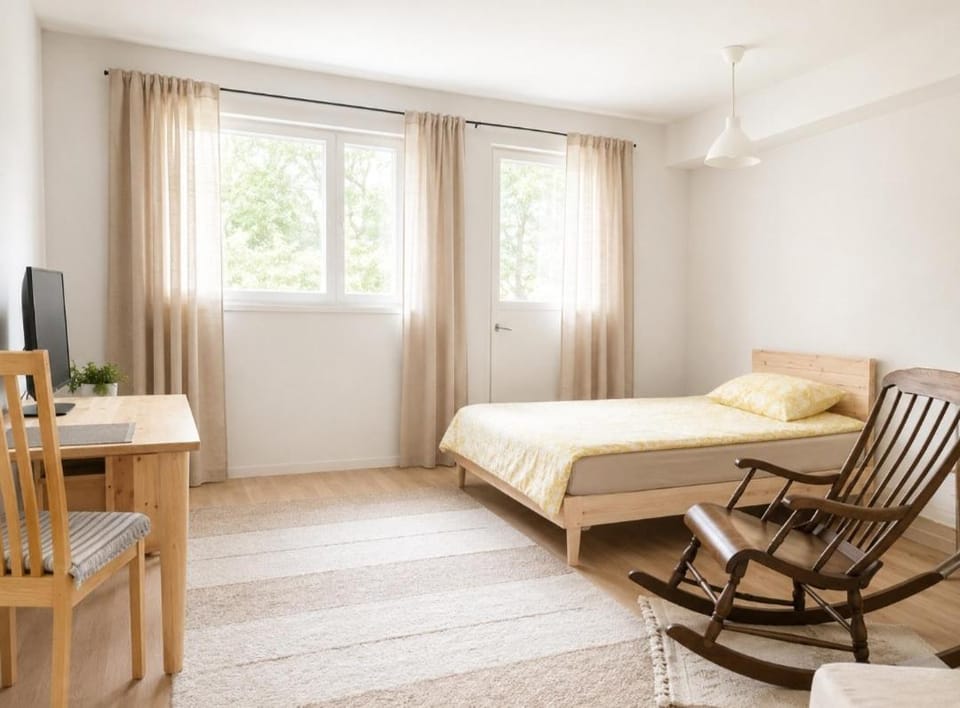 Photo of the whole room, Bedroom