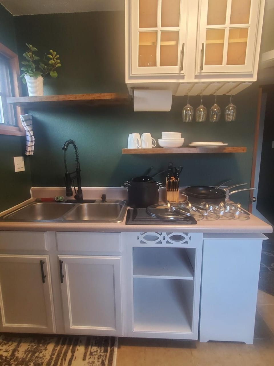 Cozy 1-Bedroom Townhouse near Downtown Colorado Springs Apartment in Colorado Springs