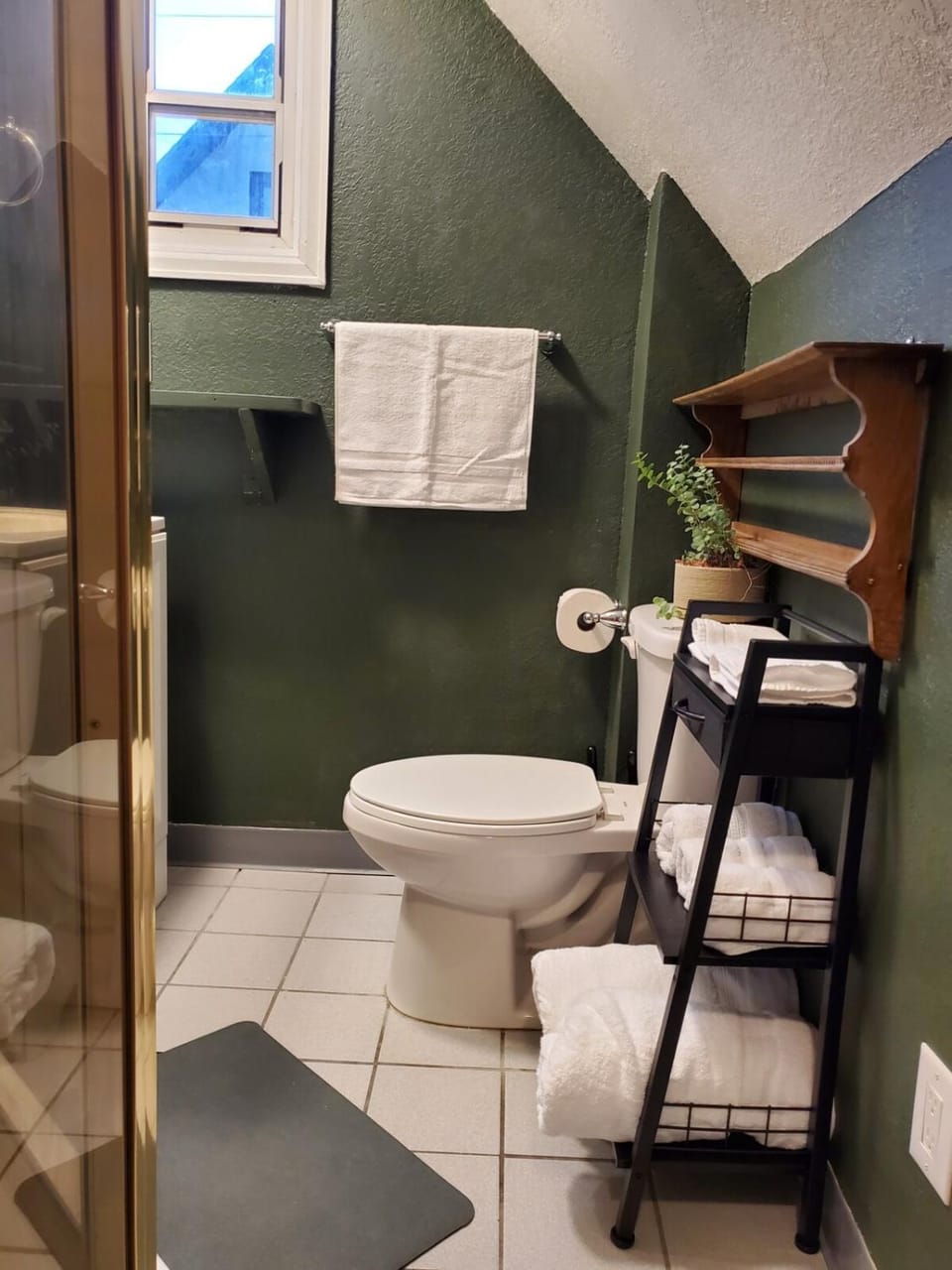Cozy 1-Bedroom Townhouse near Downtown Colorado Springs Apartment in Colorado Springs