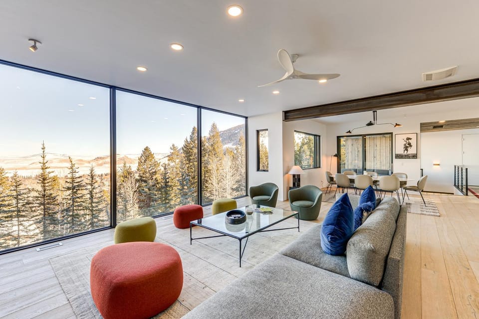 1 Mi to Downtown Jackson: Modern Retreat w/ Views House in Jackson