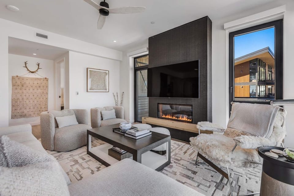 Electric Pass Lodge 302 by Snowmass Mountain Lodging Apartment in Snowmass Village