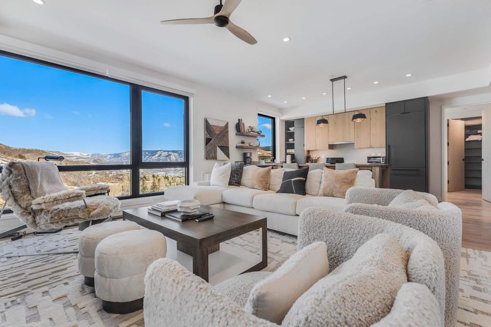 Electric Pass Lodge 302 by Snowmass Mountain Lodging Apartment in Snowmass Village