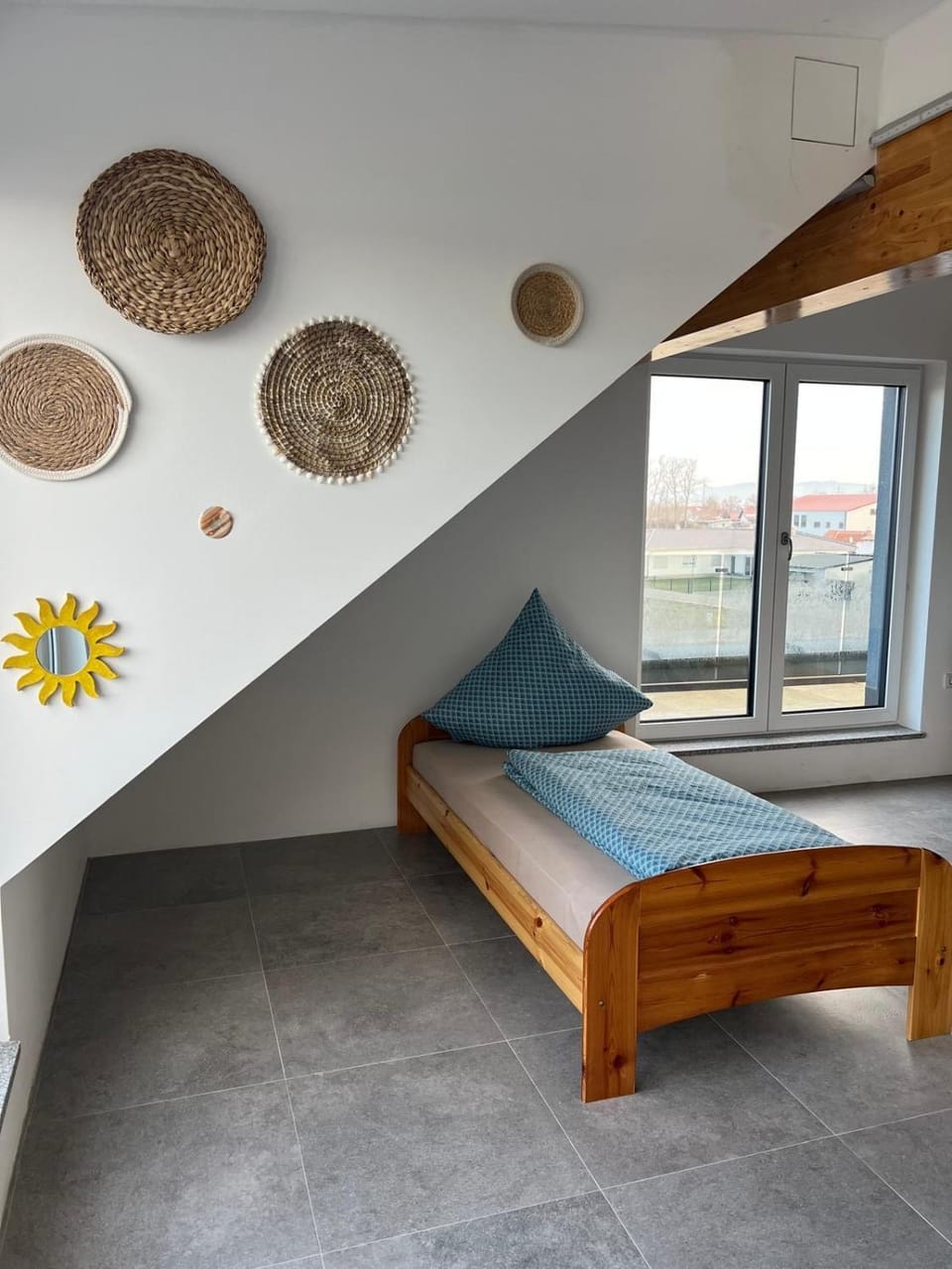 Bed, Living room, Bedroom