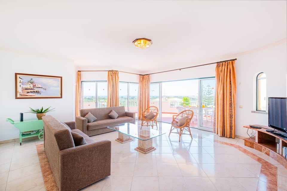 Villa Atlantida by Atlantic Places Villa in Guia