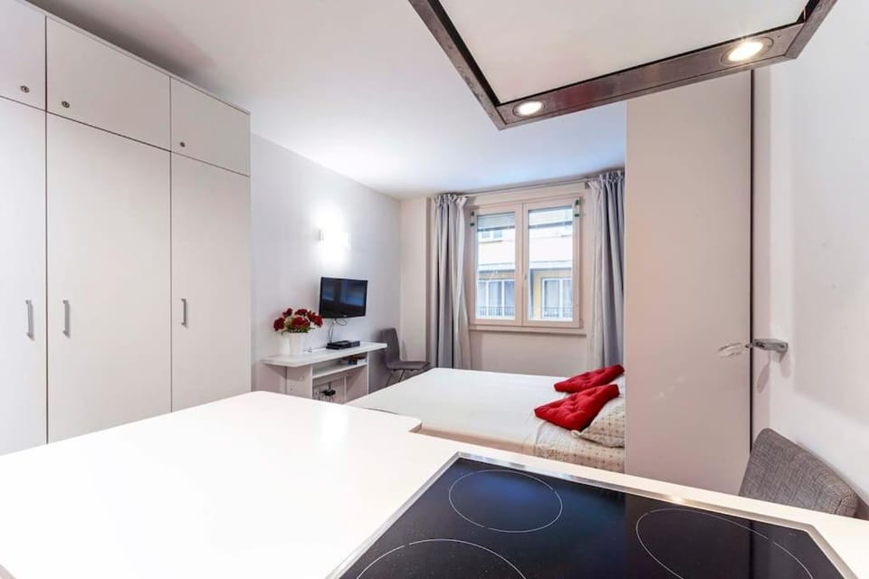 TV and multimedia, Kitchen or kitchenette
