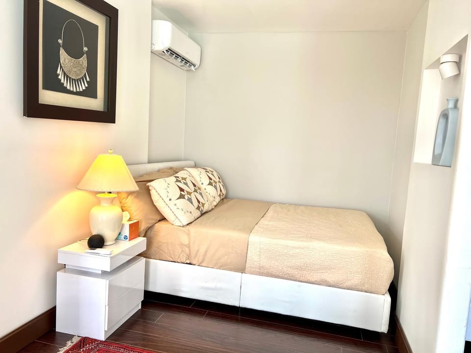 Private Bedroom & Bathroom Grove, Pool & City View Vacation rental in Oceanside