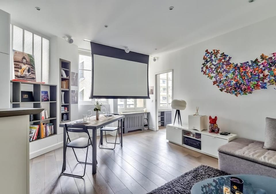 Living room, Photo of the whole room