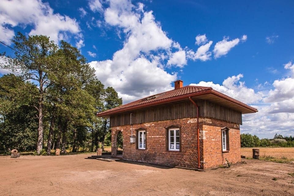 Property building, Day