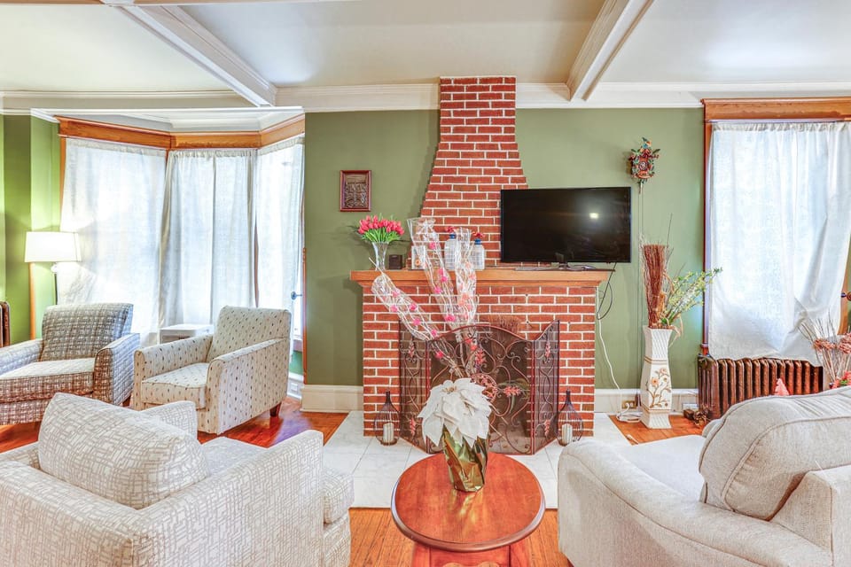 Historic Home w/ Yard in the Heart of Reading! House in Reading