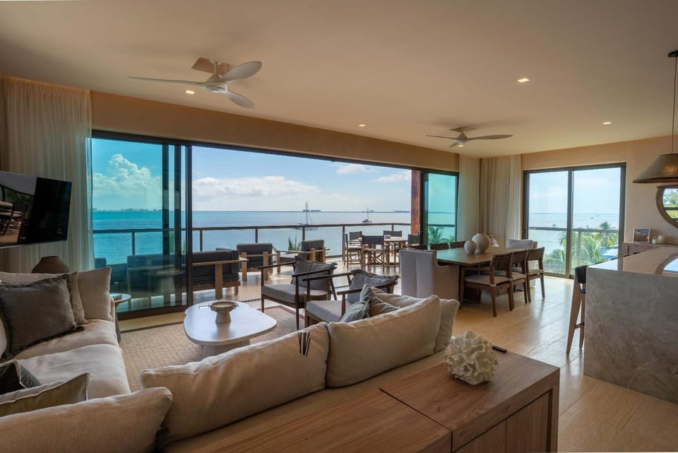 Luxury Beachfront 4BR Apartment in Isla Mujeres Apartment in Isla Mujeres